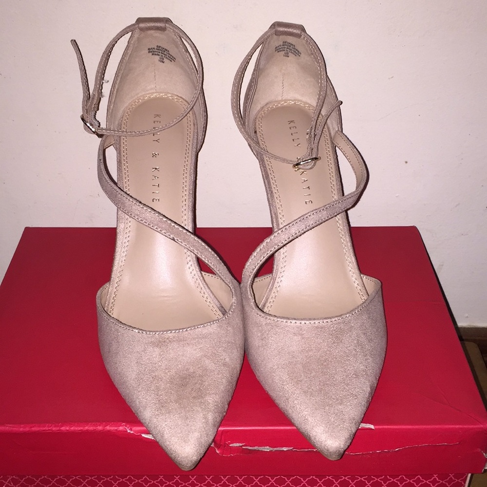 BNIB KELLY AND KATIE ANKLE STRAP PUMPS